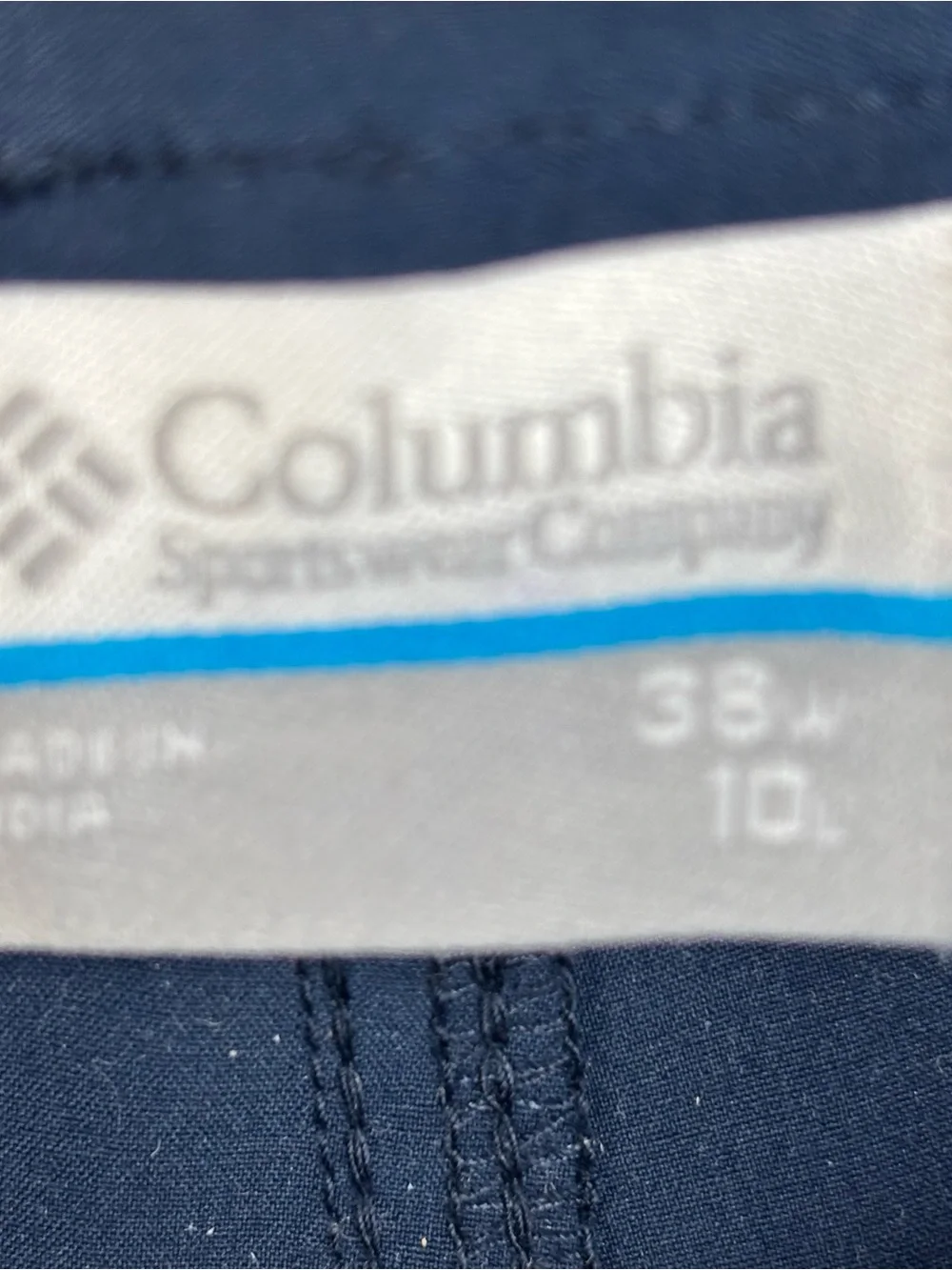 Columbia Navy Blue PFG Cargo Performance Shorts Fish Hike Camp 38”X10” Like New